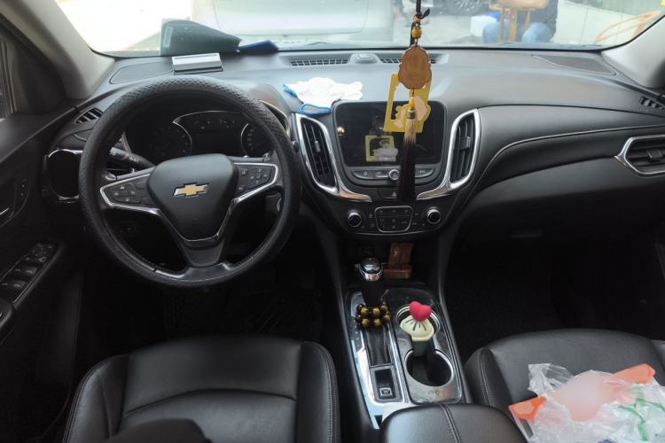 Used Chevrolet Equinox 2018 535T Automatic YuJie Edition Center Console