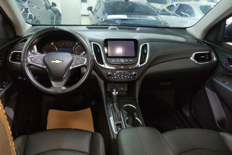 Used Chevrolet Equinox 2018 535T Automatic YuJie Edition Center Console