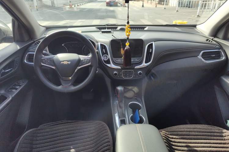 Used Chevrolet Equinox 2018 535T Automatic YuJie Edition Center Console