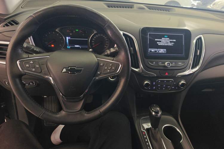Used Chevrolet Equinox 2018 535T Automatic YuJie Edition Center Console