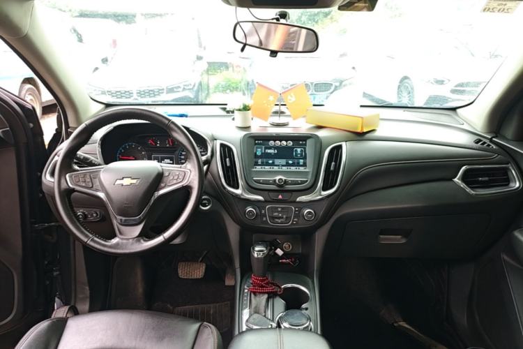 Used Chevrolet Equinox 2018 535T Automatic Chijie Edition Center Console