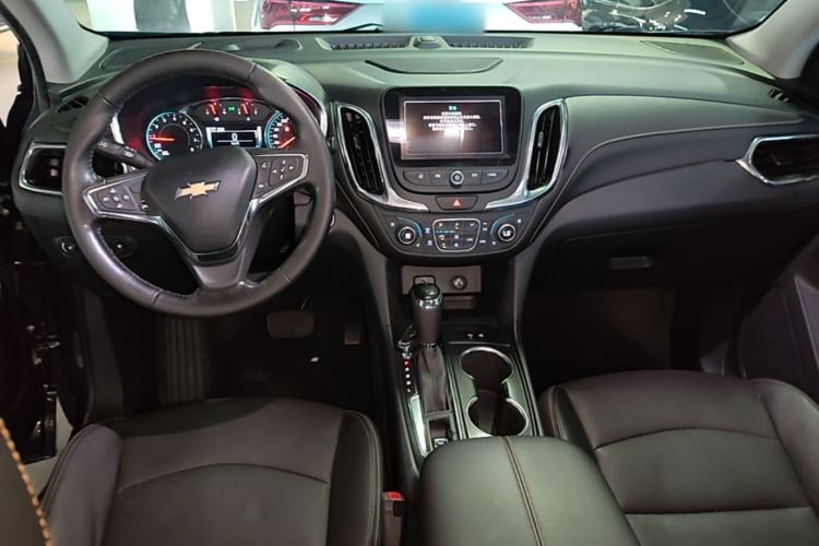 Used Chevrolet Equinox 2018 550T Automatic All-Wheel-Drive Boundary Edition Center Console