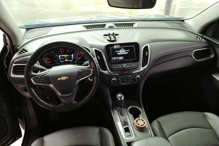 Used Chevrolet Equinox 2018 535T Automatic YuJie Edition Center Console