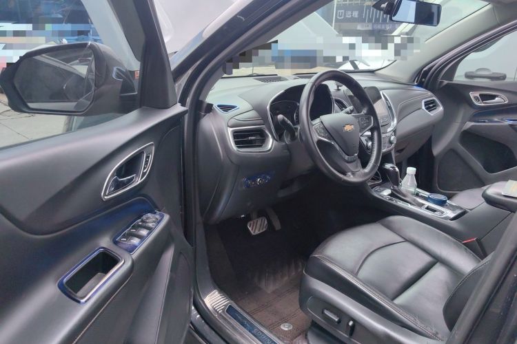 Used Chevrolet Equinox 2018 550T Automatic All-Wheel-Drive Explorer Edition Driver Seat