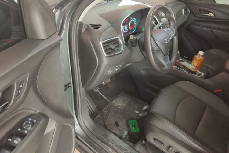 Used Chevrolet Equinox 2018 550T Automatic All-Wheel-Drive Boundary Edition Driver Seat