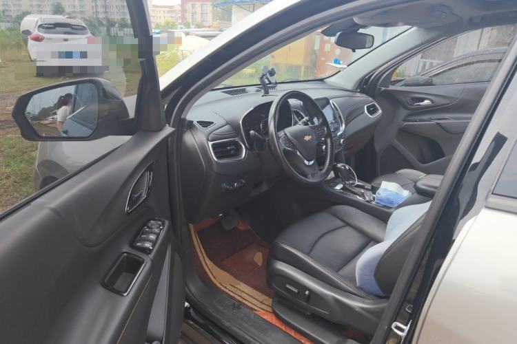 Used Chevrolet Equinox 2018 RS 550T Automatic All-Wheel-Drive Boundary Edition Driver Seat