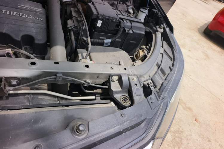 Used Chevrolet Equinox 2018 535T Automatic YuJie Edition Engine Bay Left