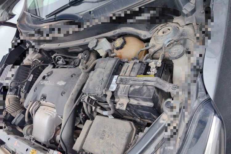 Used Chevrolet Equinox 2018 550T Automatic All-Wheel-Drive Explorer Edition Engine Bay Left