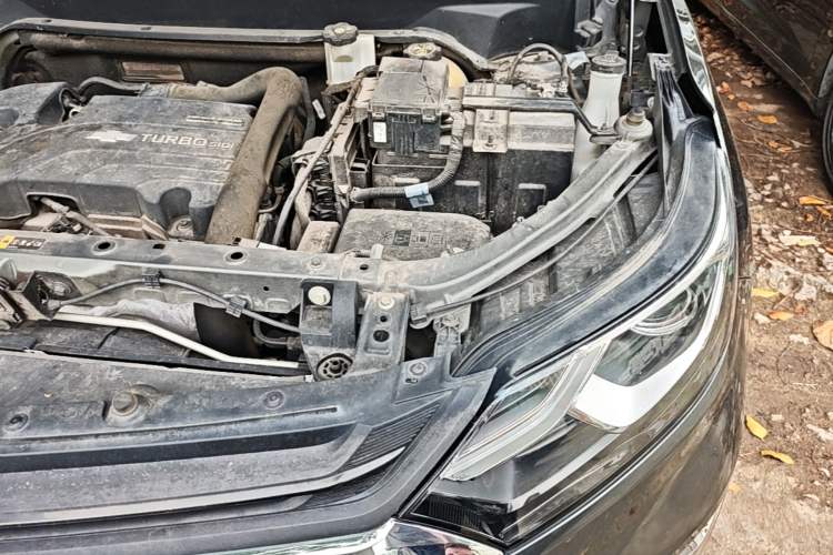 Used Chevrolet Equinox 2018 535T Automatic Chijie Edition Engine Bay Left