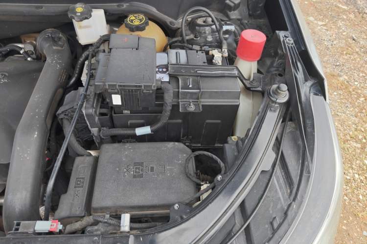 Used Chevrolet Equinox 2018 RS 550T Automatic All-Wheel-Drive Boundary Edition Engine Bay Left