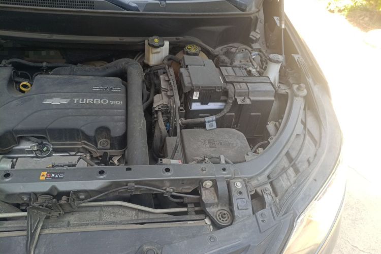 Used Chevrolet Equinox 2018 535T Automatic Lingjie Edition Engine Bay Left