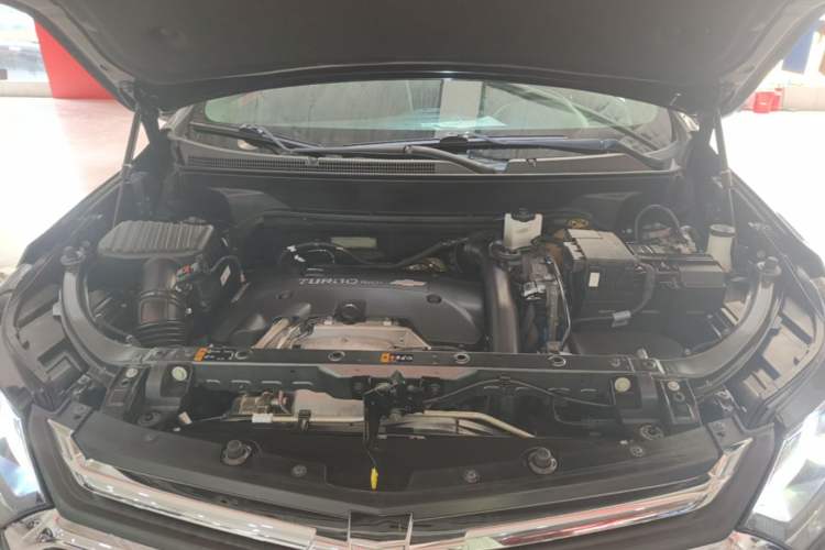 Used Chevrolet Equinox 2018 550T Automatic All-Wheel-Drive Boundary Edition Engine Bay