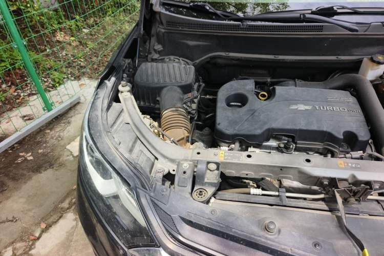 Used Chevrolet Equinox 2018 535T Automatic YuJie Edition Engine Bay Right
