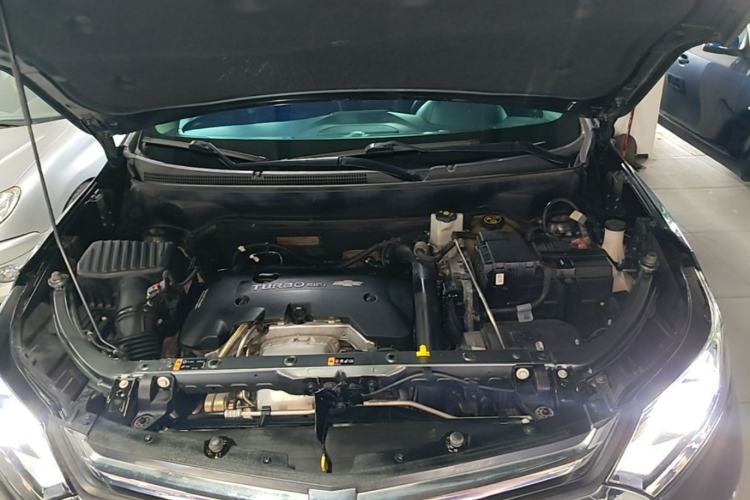 Used Chevrolet Equinox 2018 550T Automatic All-Wheel-Drive Boundary Edition Engine Bay