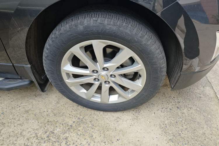 Used Chevrolet Equinox 2018 550T Automatic All-Wheel-Drive Explorer Edition Exterior 1