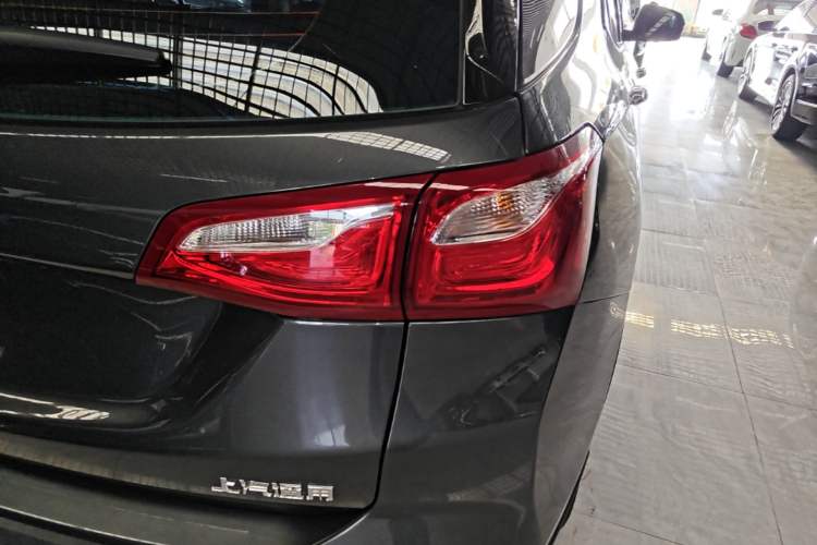 Used Chevrolet Equinox 2018 535T Automatic YuJie Edition Exterior 3