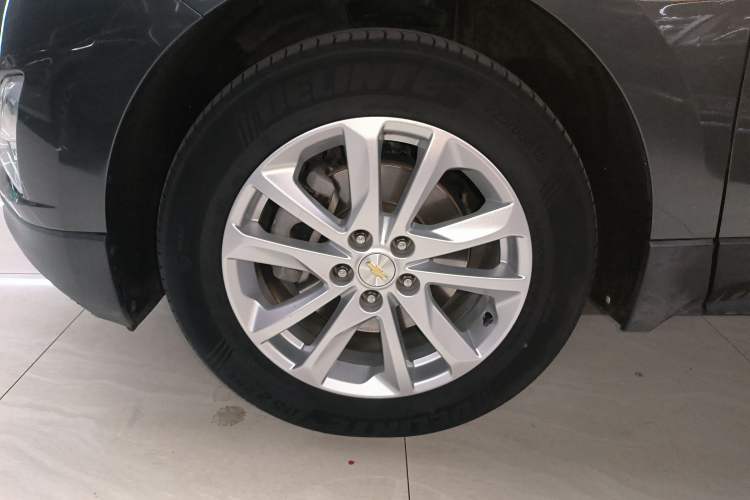 Used Chevrolet Equinox 2018 550T Automatic All-Wheel-Drive Explorer Edition Exterior 4