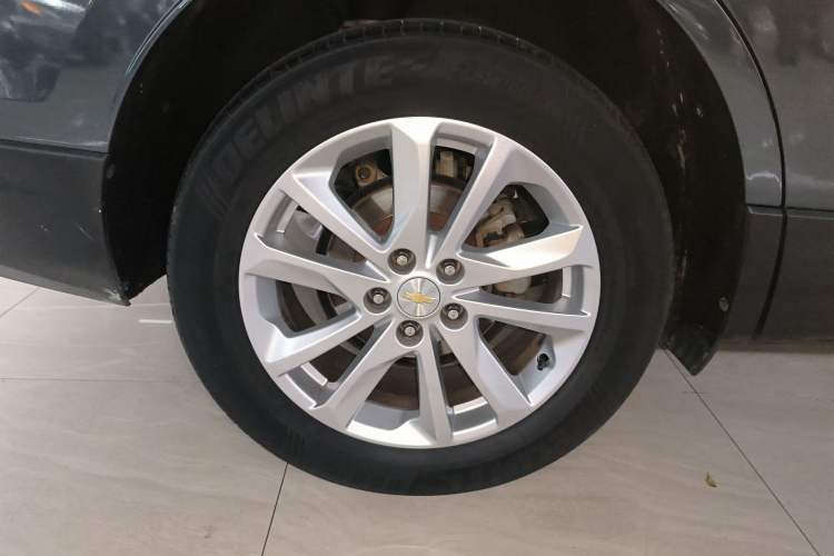 Used Chevrolet Equinox 2018 550T Automatic All-Wheel-Drive Explorer Edition Exterior 5
