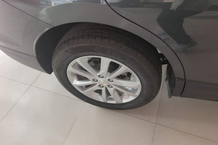 Used Chevrolet Equinox 2018 550T Automatic All-Wheel-Drive Boundary Edition Exterior 5
