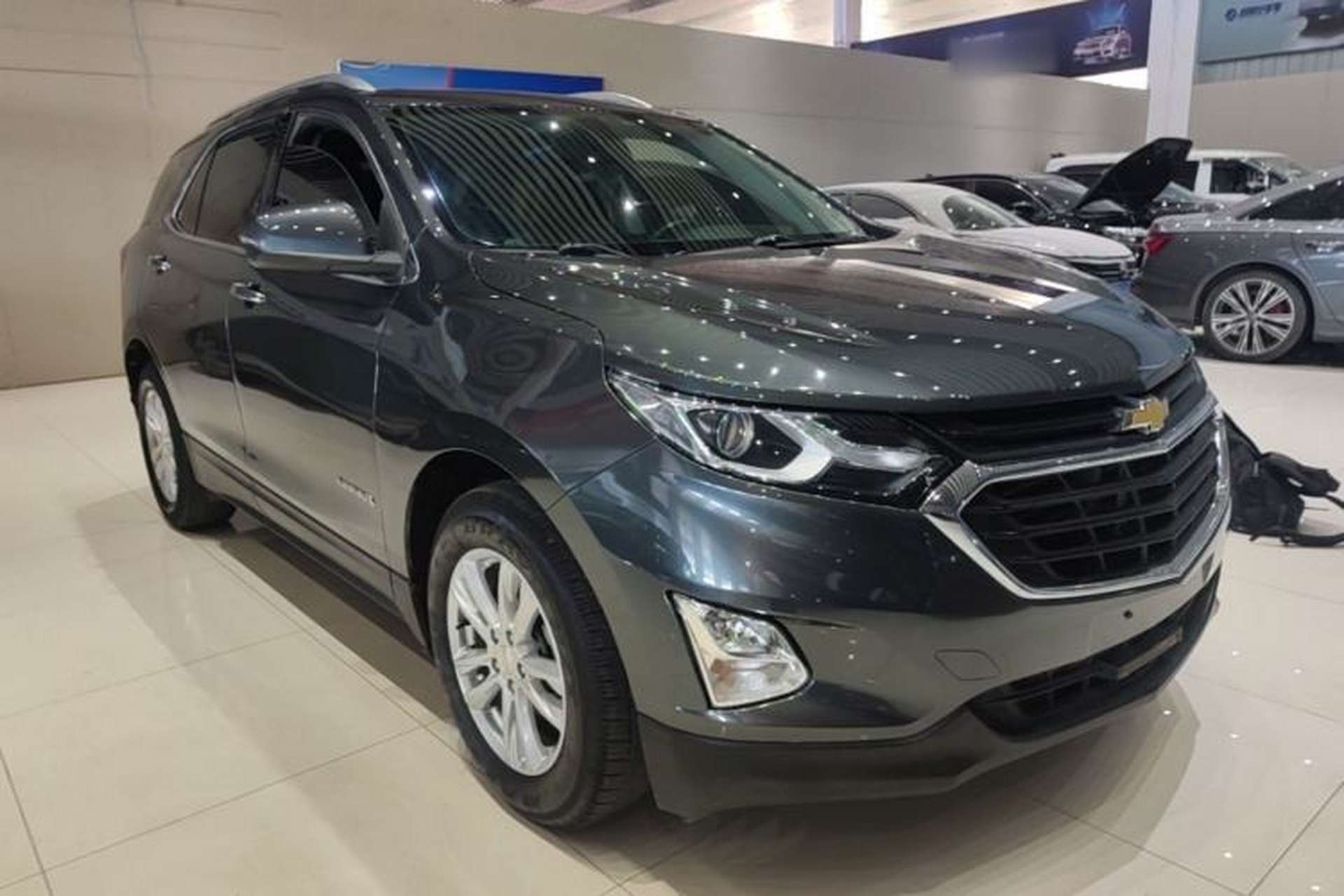 Used Chevrolet Equinox 2018 535T Automatic YuJie Edition Front Right 45 Deg