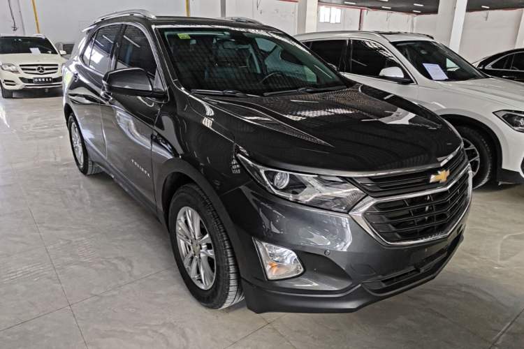 Used Chevrolet Equinox 2018 535T Automatic YuJie Edition Front Right 45 Deg