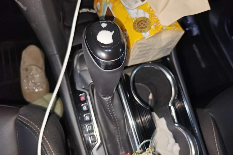 Used Chevrolet Equinox 2018 535T Automatic YuJie Edition Gear Lever