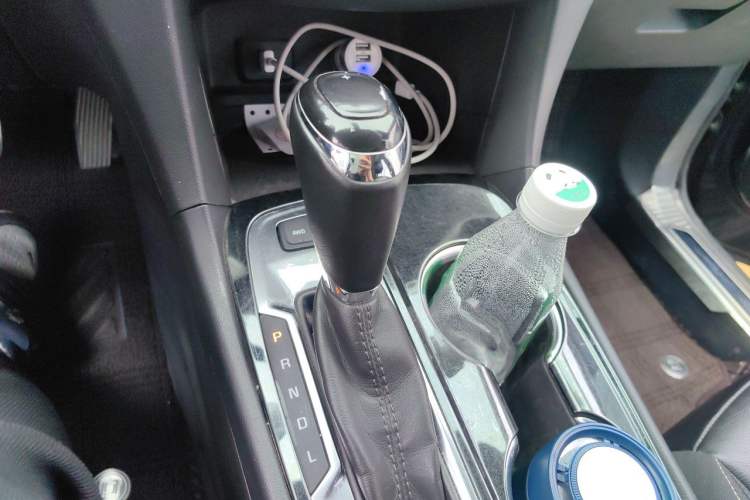 Used Chevrolet Equinox 2018 550T Automatic All-Wheel-Drive Explorer Edition Gear Lever