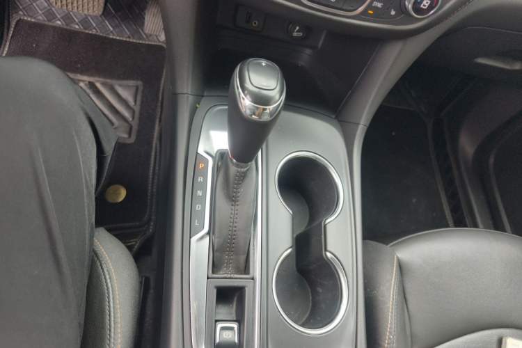 Used Chevrolet Equinox 2018 535T Automatic YuJie Edition Gear Lever