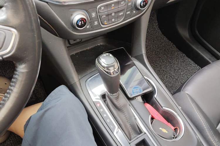 Used Chevrolet Equinox 2018 535T Automatic YuJie Edition Gear Lever