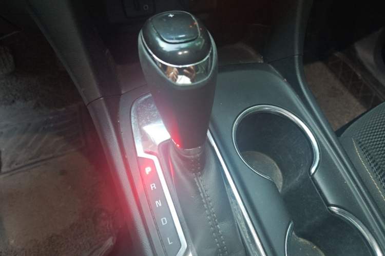 Used Chevrolet Equinox 2018 535T Automatic Lingjie Edition Gear Lever
