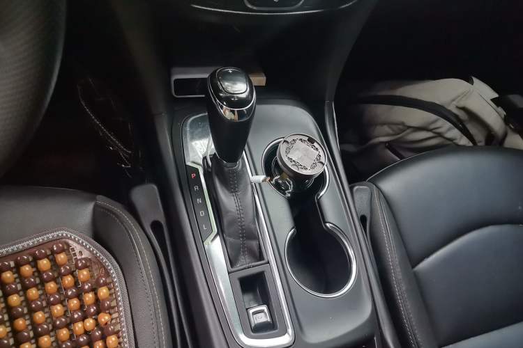 Used Chevrolet Equinox 2018 535T Automatic YuJie Edition Gear Lever