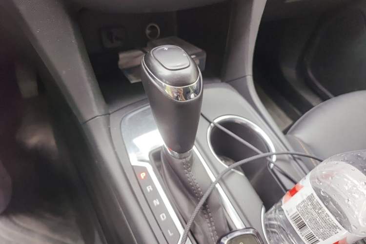 Used Chevrolet Equinox 2018 535T Automatic YuJie Edition Gear Lever