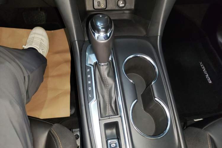 Used Chevrolet Equinox 2018 535T Automatic YuJie Edition Gear Lever