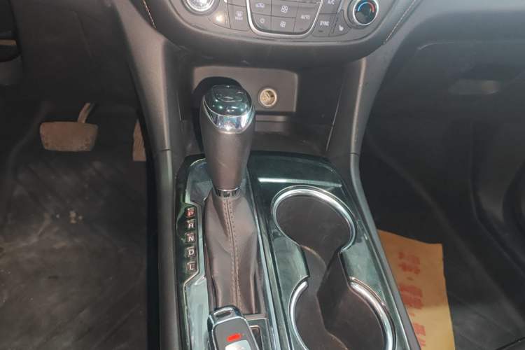 Used Chevrolet Equinox 2018 535T Automatic YuJie Edition Gear Lever