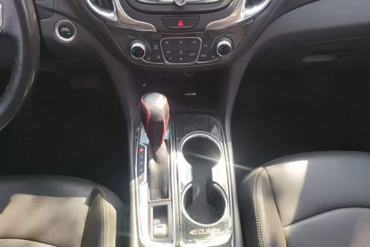 Used Chevrolet Equinox 2018 535T Automatic YuJie Edition Gear Lever