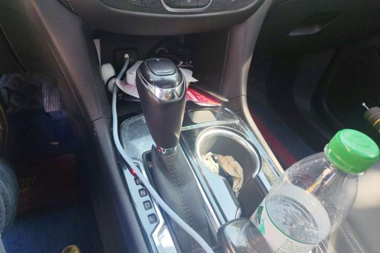 Used Chevrolet Equinox 2018 535T Automatic YuJie Edition Gear Lever