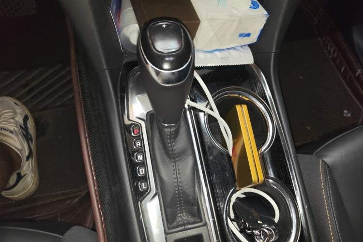 Used Chevrolet Equinox 2018 535T Automatic YuJie Edition Gear Lever