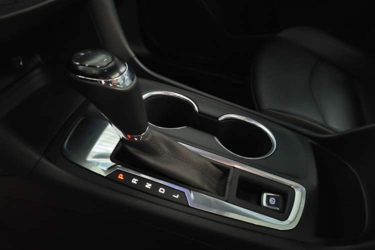 Used Chevrolet Equinox 2018 535T Automatic YuJie Edition Gear Lever