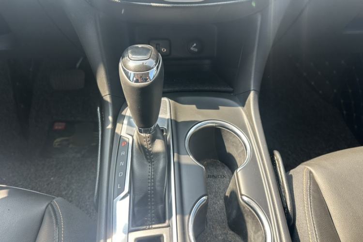 Used Chevrolet Equinox 2018 535T Automatic YuJie Edition Gear Lever