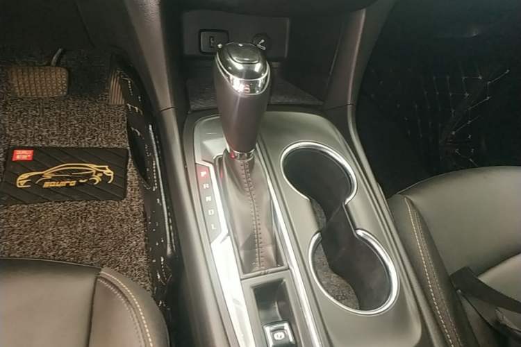 Used Chevrolet Equinox 2018 535T Automatic YuJie Edition Gear Lever