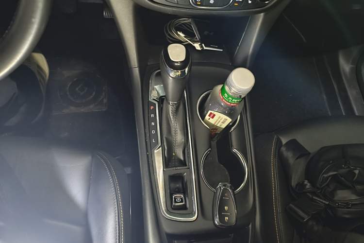 Used Chevrolet Equinox 2018 535T Automatic YuJie Edition Gear Lever