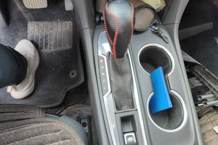 Used Chevrolet Equinox 2018 535T Automatic YuJie Edition Gear Lever