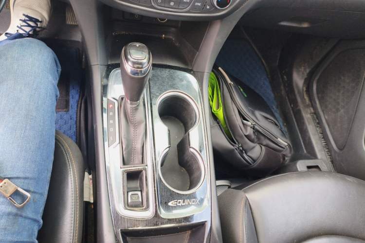Used Chevrolet Equinox 2018 535T Automatic YuJie Edition Gear Lever