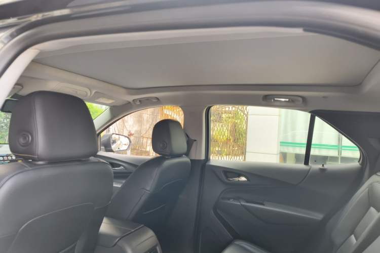 Used Chevrolet Equinox 2018 535T Automatic YuJie Edition Headliner