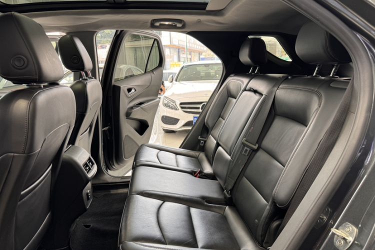 Used Chevrolet Equinox 2018 535T Automatic YuJie Edition Interior 3