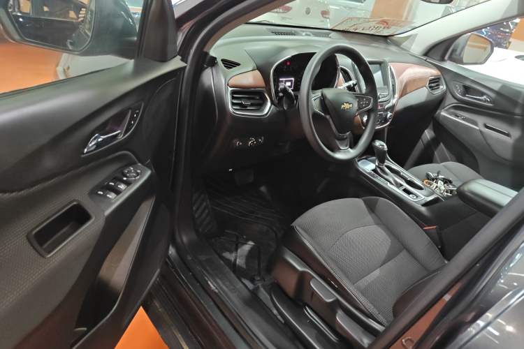 Used Chevrolet Equinox 2018 535T Automatic Lingjie Edition Interior 4