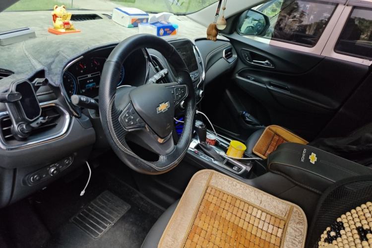 Used Chevrolet Equinox 2018 550T Automatic All-Wheel-Drive Explorer Edition Left Front Seat