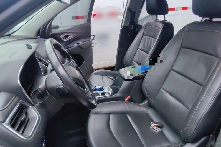 Used Chevrolet Equinox 2018 550T Automatic All-Wheel-Drive Explorer Edition Left Front Seat