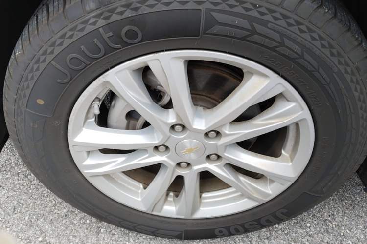 Used Chevrolet Equinox 2018 535T Automatic YuJie Edition Left Front Wheel Hub