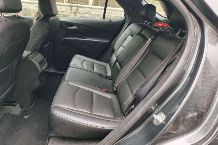 Used Chevrolet Equinox 2018 550T Automatic All-Wheel-Drive Explorer Edition Left Rear Seat